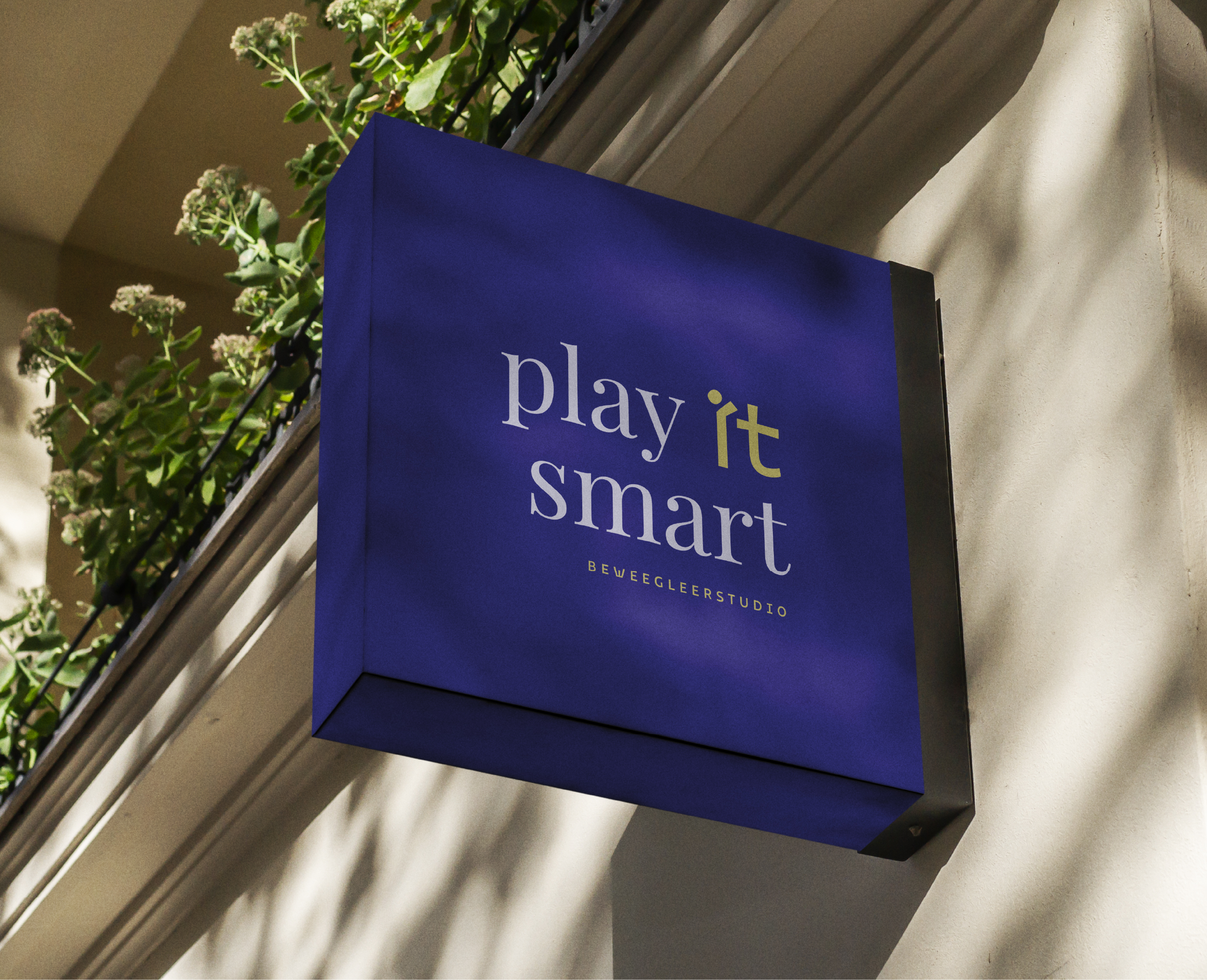Visual van het uithangbord van Play It Smart.