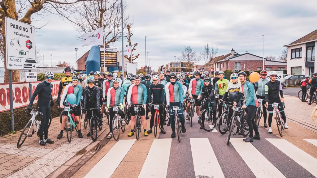 Deelnemers Kuurne-Brussel-Kuurne Cyclo aan de start van het event in 2026